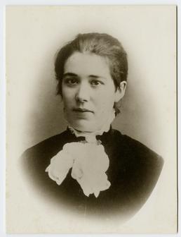 black & white print of Sophia Morrison of Peel
Source:
https://imuseum.im/search/archive_record/view?id=mnh-museum-300812